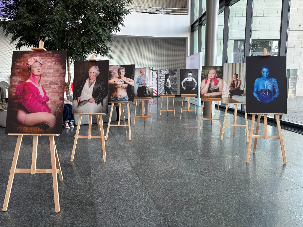 Wanderausstellung pour la vie – Ausstellung für das Leben Staffeleien Übersicht
